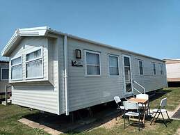 3 Bed, Sleeps 8 Caravan, California Cliffs Park