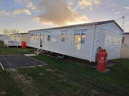 3 Bed, Sleeps 8 Caravan, California Cliffs Park