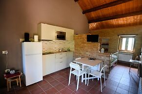 Charming 2-bed Apartment in Petritoli