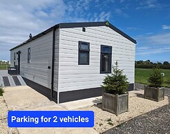 Waterside Lodge - Dog Friendly, Sutton on Sea