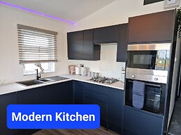 Waterside Lodge - Dog Friendly, Sutton on Sea