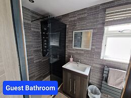 Waterside Lodge - Dog Friendly, Sutton on Sea