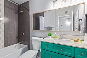 Manhatton Tempe 4 Bedroom Home by RedAwning