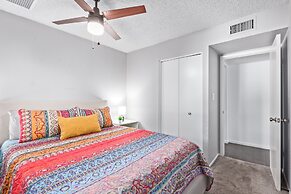 Manhatton Tempe 4 Bedroom Home by RedAwning