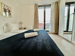 One Lux Stay near Diamond District