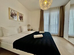 One Lux Stay near Diamond District