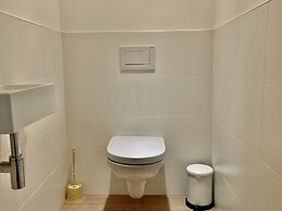 One Lux Stay near Diamond District