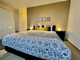 One Lux Stay near Diamond District