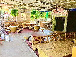 Goroomgo Rajhansh Resort Puri