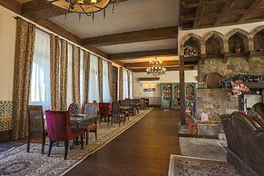 Knyazli Family Suites & Rooms