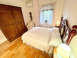 Exclusive Pool - Wondrous Views - Biological Gardens - Pool House - 12