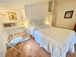 Exclusive Pool - Wondrous Views - Biological Gardens - Pool House - 12