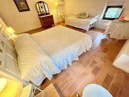 Exclusive Pool - Wondrous Views - Biological Gardens - Pool House - 12