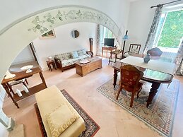 Exclusive Pool - Wondrous Views - Biological Gardens - Pool House - 12