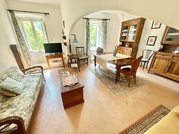 Exclusive Pool - Wondrous Views - Biological Gardens - Pool House - 12