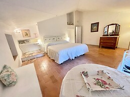 Exclusive Pool - Wondrous Views - Biological Gardens - Pool House - 12