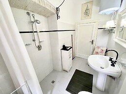 Exclusive Pool - Wondrous Views - Biological Gardens - Pool House - 12