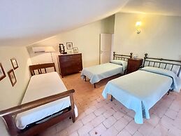 Exclusive Pool - Wondrous Views - Biological Gardens - Pool House - 12