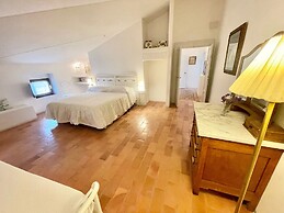 Exclusive Pool - Wondrous Views - Biological Gardens - Pool House - 12