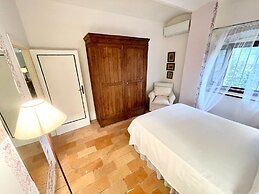 Exclusive Pool - Wondrous Views - Biological Gardens - Pool House - 12