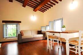 Amaranth House Rooms and Apartments