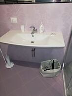 Amaranth House Rooms and Apartments