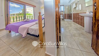 Family Villa Short Walk To Coral Bay Strip 5 Min and Pub, Shops etc