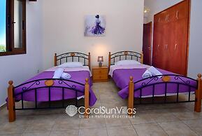 Family Villa Short Walk To Coral Bay Strip 5 Min and Pub, Shops etc