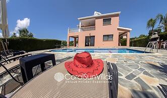 Family Villa Short Walk To Coral Bay Strip 5 Min and Pub, Shops etc