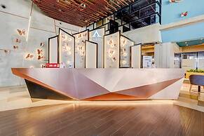 Super OYO Collection O 30 Amega Crown Sub