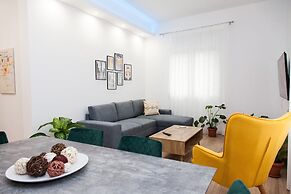 Beautiful new apartment in Petralona