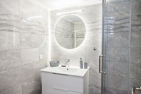 Beautiful new apartment in Petralona