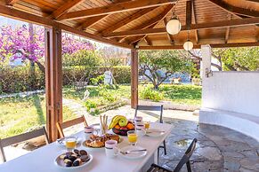 The Kokkini Beach Retreat