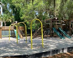 Coral Reef Retreat 1 Bedroom Villa by RedAwning