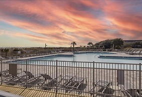 Coral Reef Retreat 1 Bedroom Villa by RedAwning