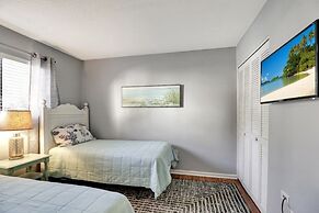 Salty Mermaid 2 Bedroom Condo by RedAwning