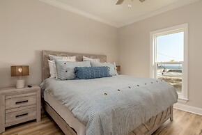 Until Nextime - 2712 Bienville 5 Bedroom Home by RedAwning