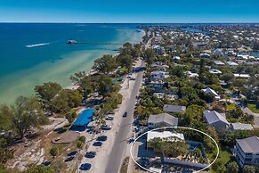 Coquina Cottage B 2 Bedroom Home by RedAwning