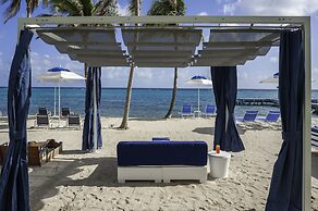 Club Suites at Rum Point