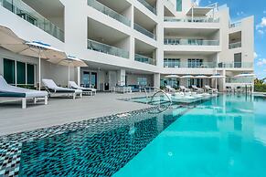 Club Suites at Rum Point