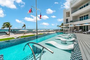 Club Suites at Rum Point