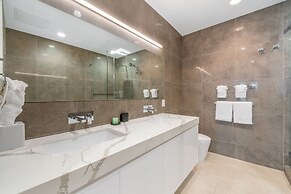 Club Suites at Rum Point