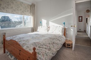 Maytree Cottage - 4 Bedroom Holiday Home - Tenby