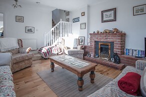 Maytree Cottage - 4 Bedroom Holiday Home - Tenby