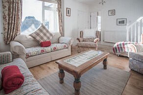 Maytree Cottage - 4 Bedroom Holiday Home - Tenby