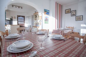 Maytree Cottage - 4 Bedroom Holiday Home - Tenby