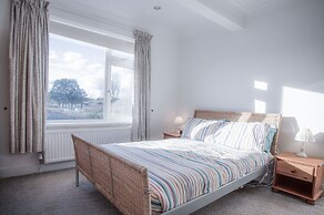 Maytree Cottage - 4 Bedroom Holiday Home - Tenby