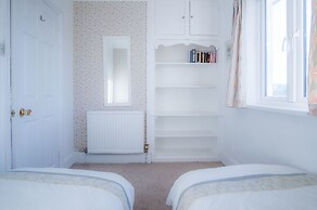 Maytree Cottage - 4 Bedroom Holiday Home - Tenby