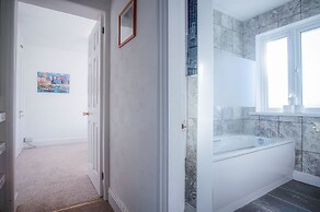 Maytree Cottage - 4 Bedroom Holiday Home - Tenby