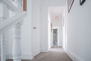 Maytree Cottage - 4 Bedroom Holiday Home - Tenby